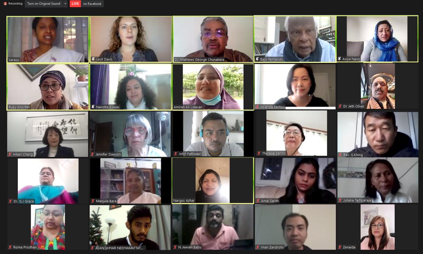 Grid showing many Zoom meeting participants