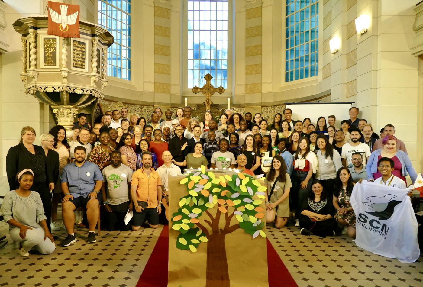 Young people, group photo, 37th Word Student Christian Federation  (WSCF) General Assembly 