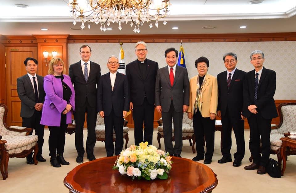 Prime minister of the Republic of Korea, Lee Nak-yeon, receives the delegation of WCC and NCCK. Photo: Press office of the prime minister of Korea.