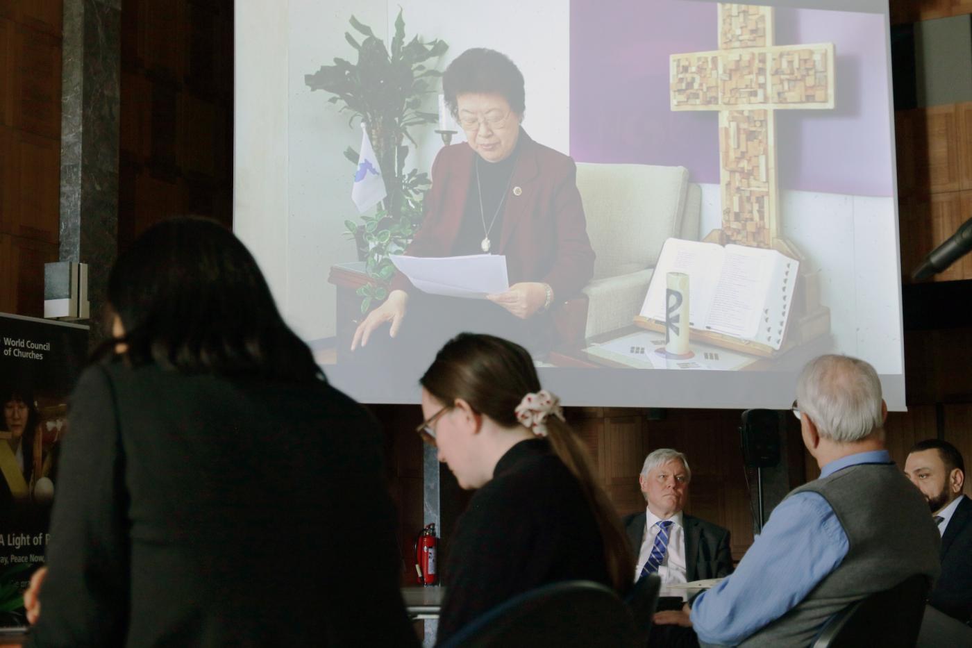Das Gebet für Frieden auf der koreanischen Halbinsel von Pastorin Dr. Sang Chang, ÖRK-Präsidentin für Asien, Übertragung aus Seoul. Foto: Ivars Kupcis/ÖRK