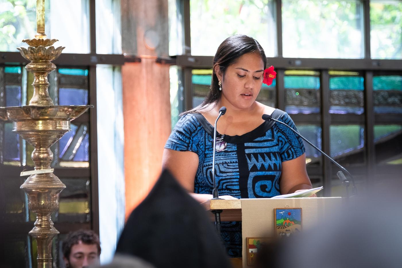 Toai Metanoia Tumaai-Vaauli, una de las jóvenes elegidas para leer y orar con el papa Francisco y los dirigentes del CMI durante el servicio ecuménico de oración. Fotografía: Magnus Aronson/CMI