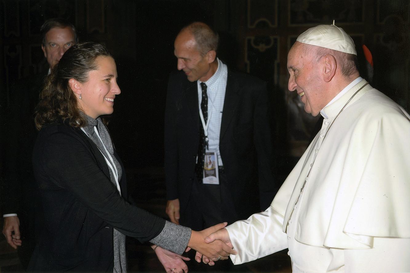 Dr Emily Welty, vice-moderator of WCC-CCIA with Pope Francis. ©L'Osservatore Romano
