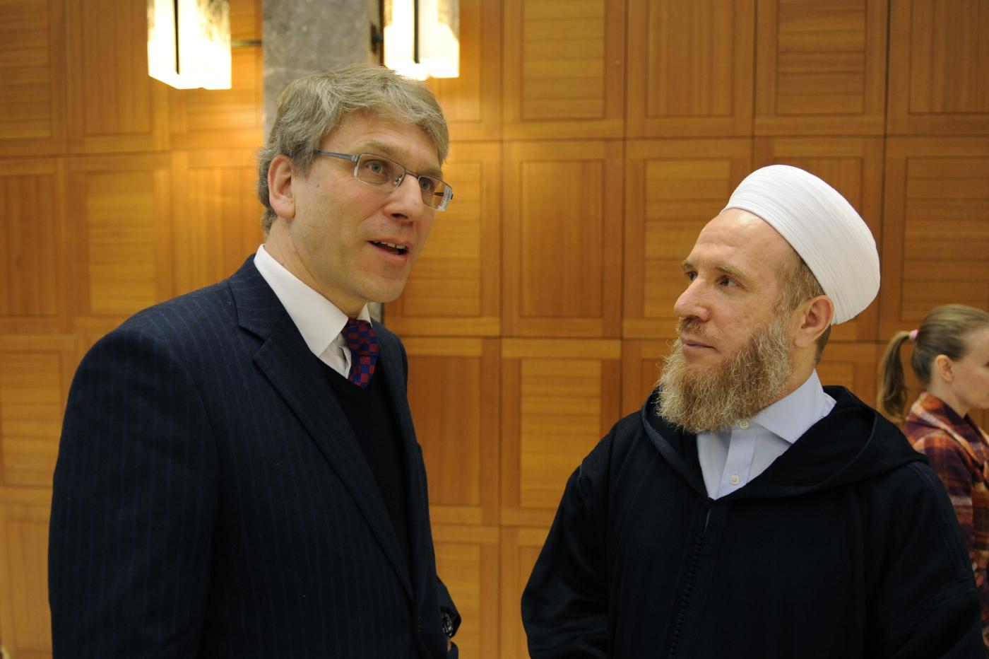 WCC general secretary Olav Fykse Tveit (left) with Syrian member of the opposition Shaykh Muhammad Al-Yaqoubi at the Ecumenical Centre in Geneva. 