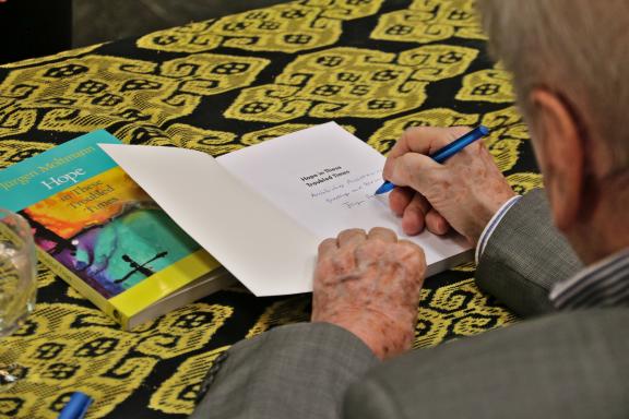Book signing by prof. Dr Jürgen Moltmann