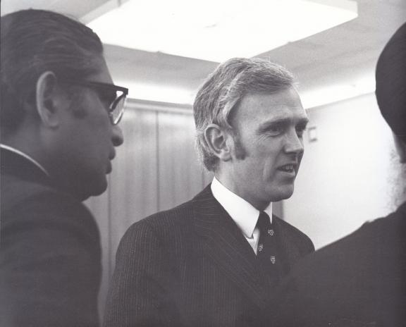 Dr John Taylor with Stanley Samartha at a meeting with a muslim delegation from Saudi Arabia, Ecumenical Centre, Geneva, 31 October 1974, Photo: Wendy Goldsworthy / WCC Archive