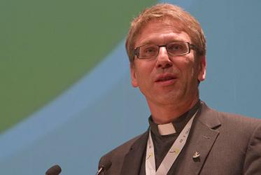 Rev Dr Olav Fykse Tveit addressing the LWF Assembly in Stuttgart. © Erick Coll/LWF